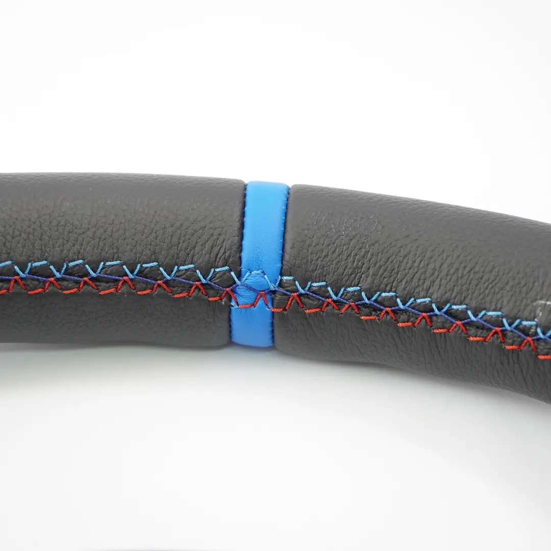 NUOVA Pelle Nera / Alcantara Volante per BMW F20 F21 F30 F31 F32 M Sport con numero di parte 7848338 BMW F20 F21 F30 F31 F32 M Sport NUOVA Pelle Nera / Alcantara Volante - SKU 7848338-5 - Numero di parte 7848338