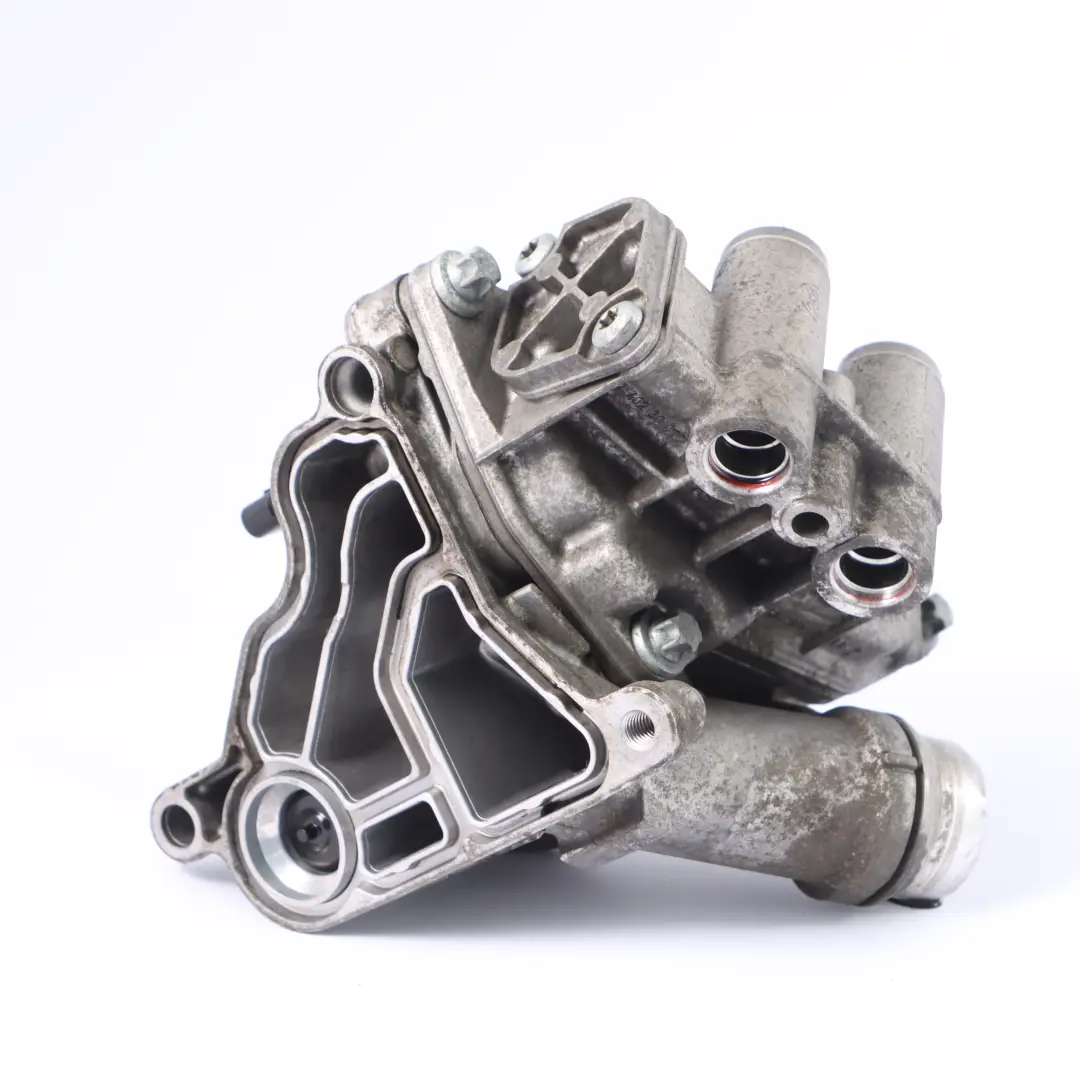 Alloggiamento BMW F80 M3 F82 M4 F87 M2 Alloggiamento filtro olio con termostato per con numero di parte 7637052 Alloggiamento BMW F80 M3 F82 M4 F87 M2 Alloggiamento filtro olio con termostato - SKU 7850293 - Numero di parte 7637052