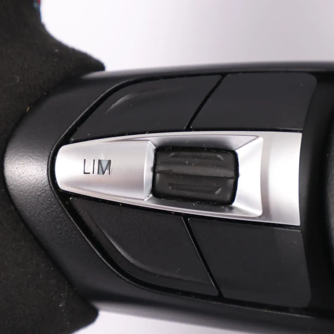 Volant BMW F45 F46 M Sport NOUVEAU Cuir Noir Alcantara pour à propos du numéro de pièce 7851521 Volant BMW F45 F46 M Sport NOUVEAU Cuir Noir Alcantara - SKU 7851521-1 - Numéro de pièce 7851521