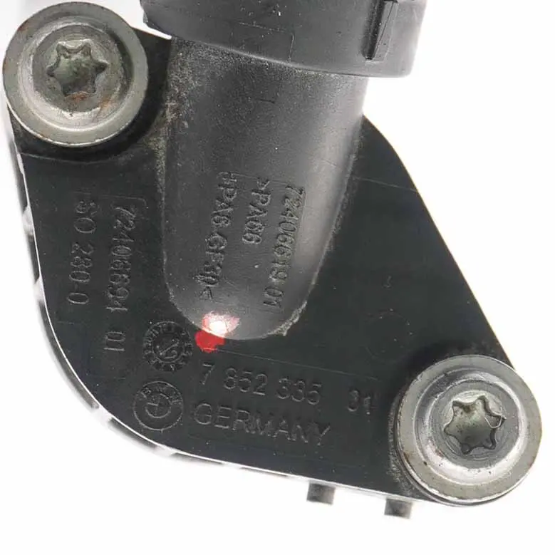 Tubo sfiato BMW F90 M5 F92 M8 Tubo ventilazione del carter Cyl 1-4 per con numero di parte 7852335 Tubo sfiato BMW F90 M5 F92 M8 Tubo ventilazione del carter Cyl 1-4 - SKU 7852335 - Numero di parte 7852335