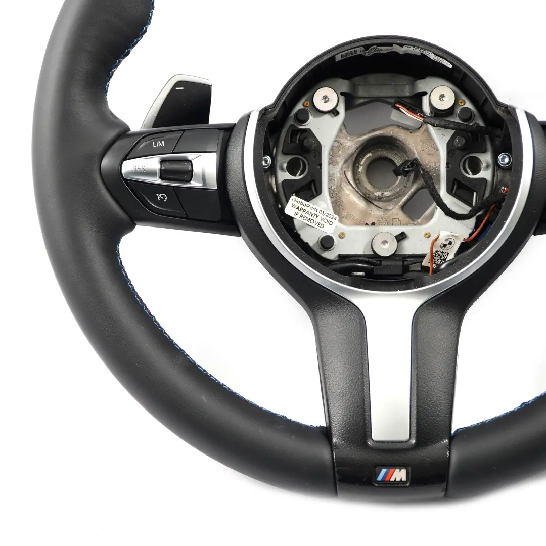 Pakiet Sport Kierownica NOWA Czarna Skóra Łopatki do BMW F32 F34 F36 LCI F33 M o numerze 7852456 BMW F32 F34 F36 LCI F33 M Pakiet Sport Kierownica NOWA Czarna Skóra Łopatki - SKU 7852456-1 - Numer Części 7852456