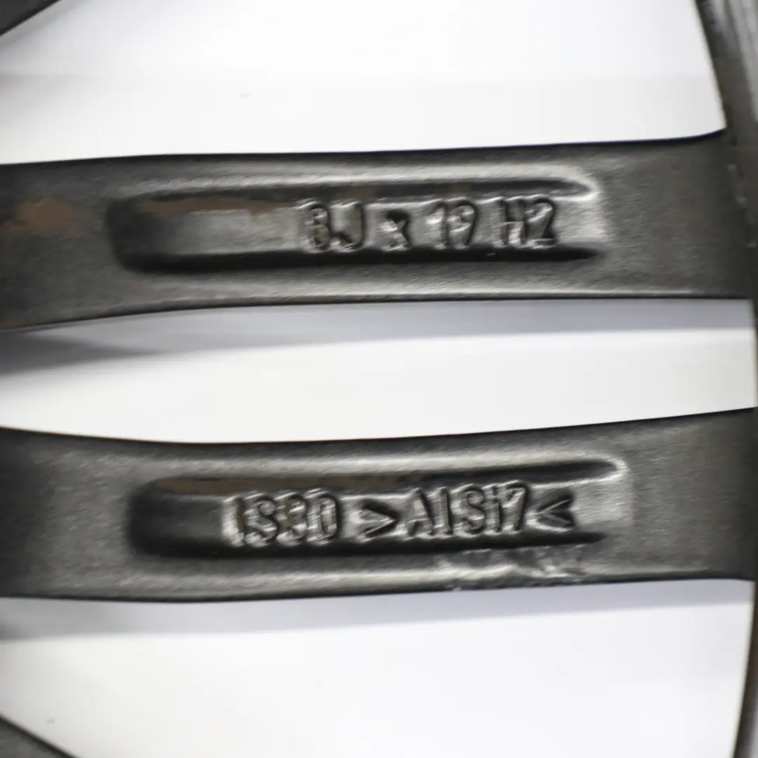 Cerchio in lega leggera M a due razze 664 8J 19" ET:30 per BMW G30 G31 con numero di parte 7855083 BMW G30 G31 Cerchio in lega leggera M a due razze 664 8J 19" ET:30 - SKU 7855083-1 - Numero di parte 7855083