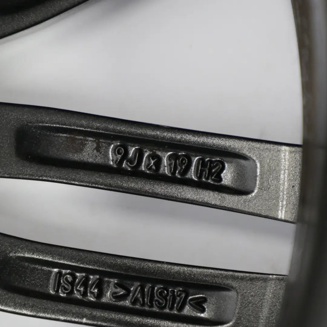 Cerchio in lega leggera M a due razze 664 9J 19" ET:44 per BMW G30 G31 con numero di parte 7855084 BMW G30 G31 Cerchio in lega leggera M a due razze 664 9J 19" ET:44 - SKU 7855084-1 - Numero di parte 7855084