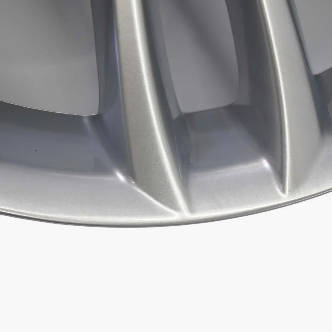 Cerchio Lega Posteriore 18" Doppie Razze 261 8,5J Et:52 per BMW E81 E82 E87 con numero di parte 7891051 BMW E81 E82 E87 Cerchio Lega Posteriore 18" Doppie Razze 261 8,5J Et:52 - SKU 7891051 - Numero di parte 7891051