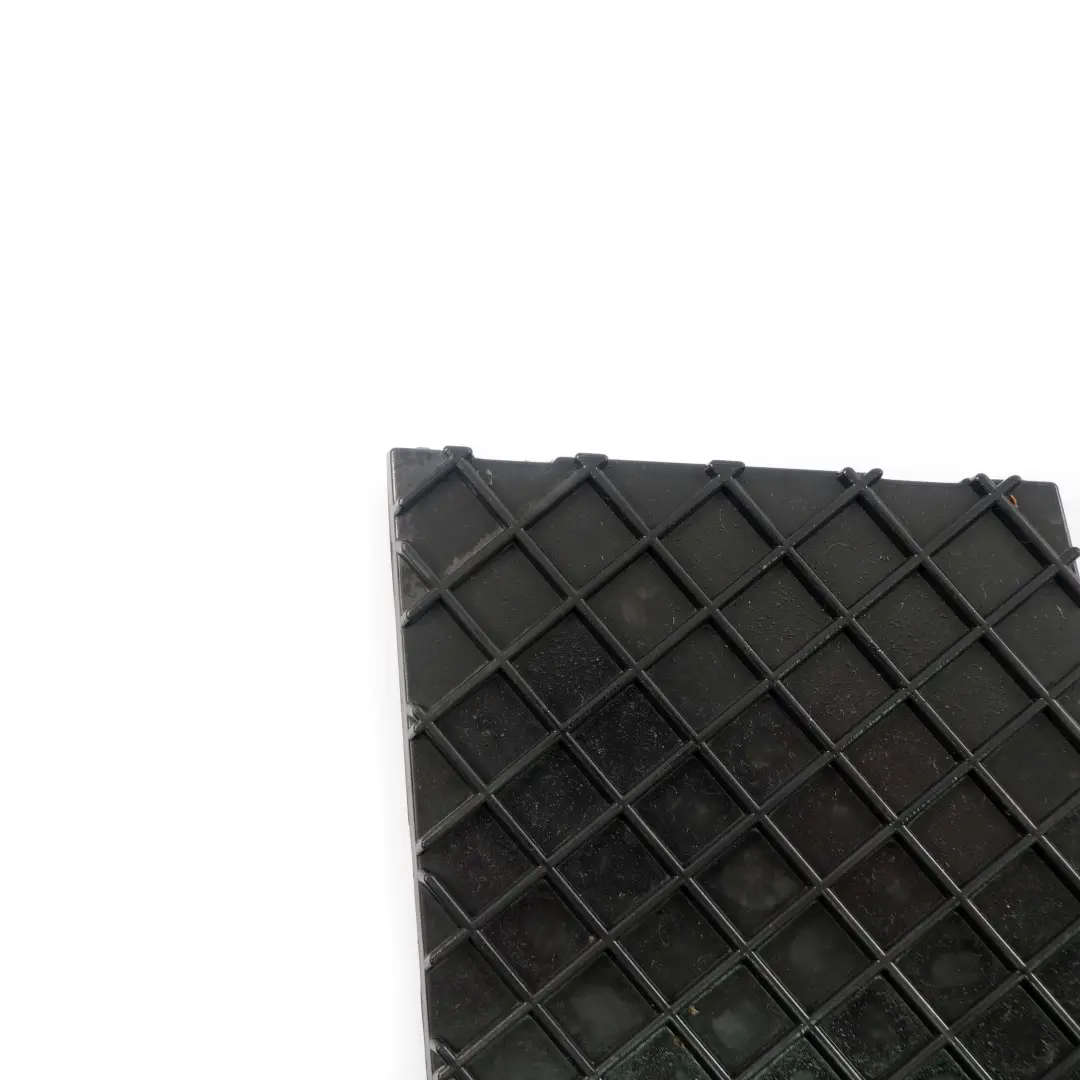 Parachoques Delantero Rejilla Cerrada Derecha M Sport para BMW E60 E61 con número de pieza 7897184 BMW E60 E61 Parachoques Delantero Rejilla Cerrada Derecha M Sport - SKU 7897184 - Número de pieza 7897184