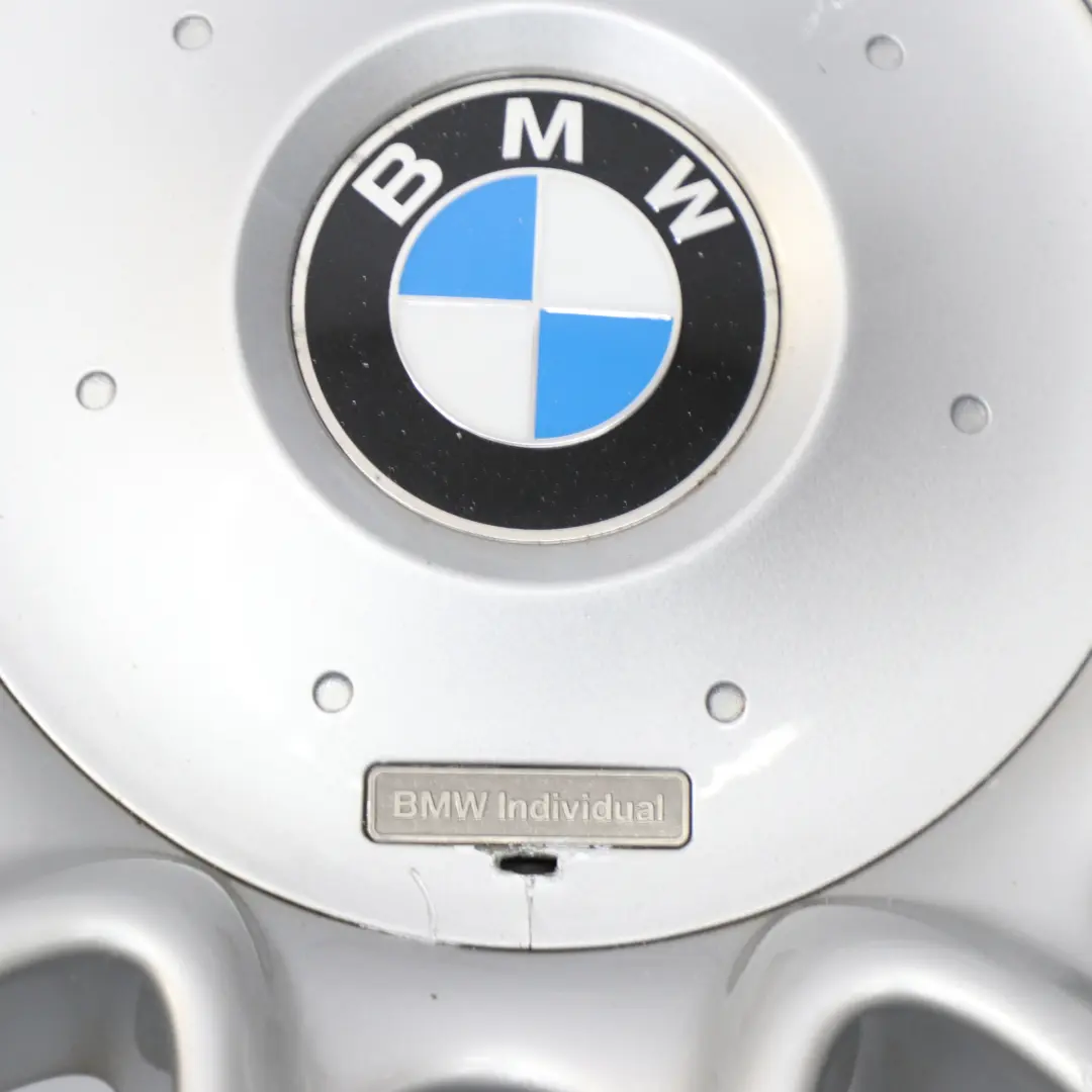 Cerchio in lega argento anteriore 19" 8,5J V Spoke 152 ET:14 per BMW E63 E64 con numero di parte 7897256 BMW E63 E64 Cerchio in lega argento anteriore 19" 8,5J V Spoke 152 ET:14 - SKU 7897256-1 - Numero di parte 7897256