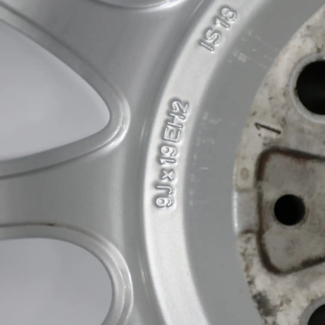 Silberne Hinter rad felge 19" 9J V Speiche 152 ET:18 für BMW E63 E64 mit Teilenummer 7897257 BMW E63 E64 Silberne Hinter rad felge 19" 9J V Speiche 152 ET:18 - SKU 7897257-1 - Teilenummer 7897257