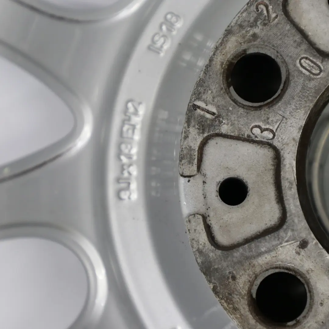 Cerchio in lega argento posteriore 19" 9J V Spoke 152 ET:18 per BMW E63 E64 con numero di parte 7897257 BMW E63 E64 Cerchio in lega argento posteriore 19" 9J V Spoke 152 ET:18 - SKU 7897257-2 - Numero di parte 7897257