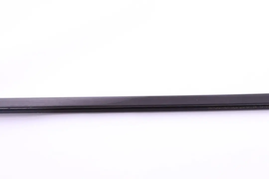 Hintere linke Tür Äußere Dichtungsleiste Glanzschwarz Hochglanz für BMW 5 E60 mit Teilenummer 7897665 BMW 5 E60 Hintere linke Tür Äußere Dichtungsleiste Glanzschwarz Hochglanz - SKU 7897665 - Teilenummer 7897665