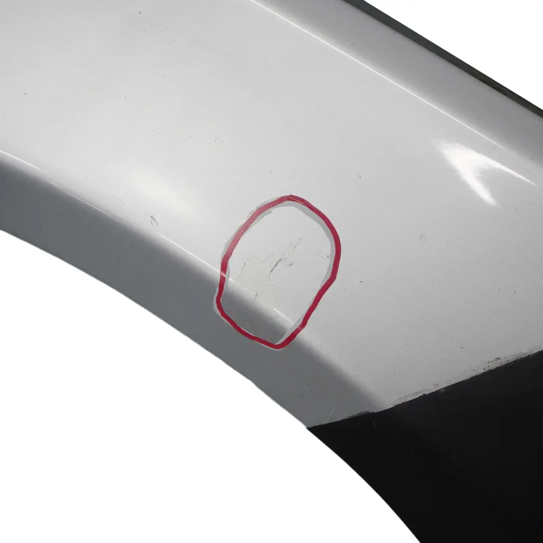 Delantero Derecho Lado Panel Fender Wing Silverstone II Metallic A29 para BMW E60 M5 con número de pieza 7898316 BMW E60 M5 Delantero Derecho Lado Panel Fender Wing Silverstone II Metallic A29 - SKU 7898316-SIL - Número de pieza 7898316