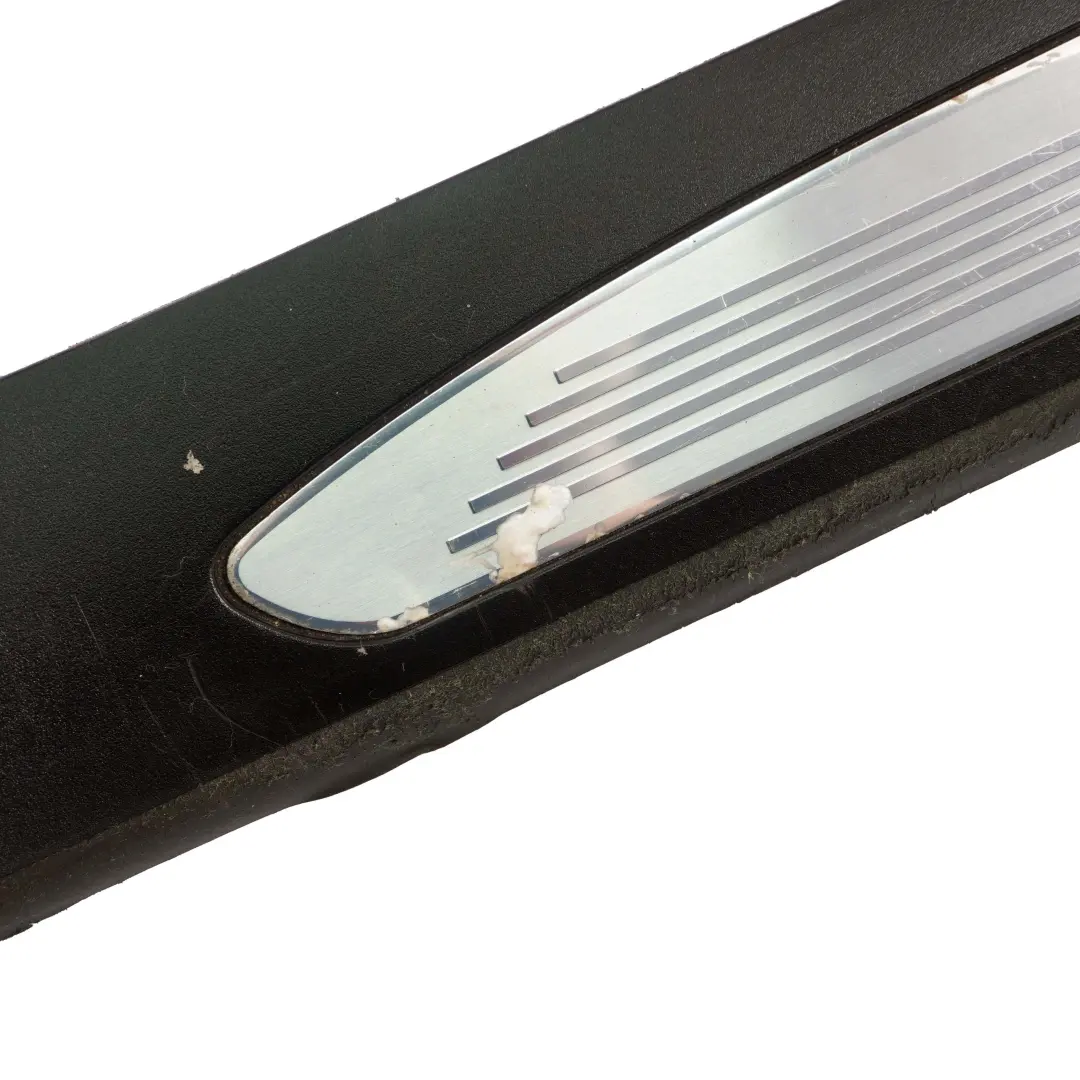 Strip Trim Cover Entrada Delantera Derecha para BMW E60 E61 M Sport con número de pieza 7898822 BMW E60 E61 M Sport Strip Trim Cover Entrada Delantera Derecha - SKU 7898822 - Número de pieza 7898822