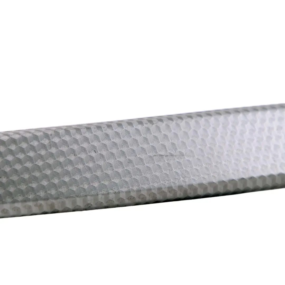 BMW E60 E61 Poignee Partie Superieure Garniture Alu Cube Pure Avant Gauche - SKU 7899399 - Numéro de pièce 7899399