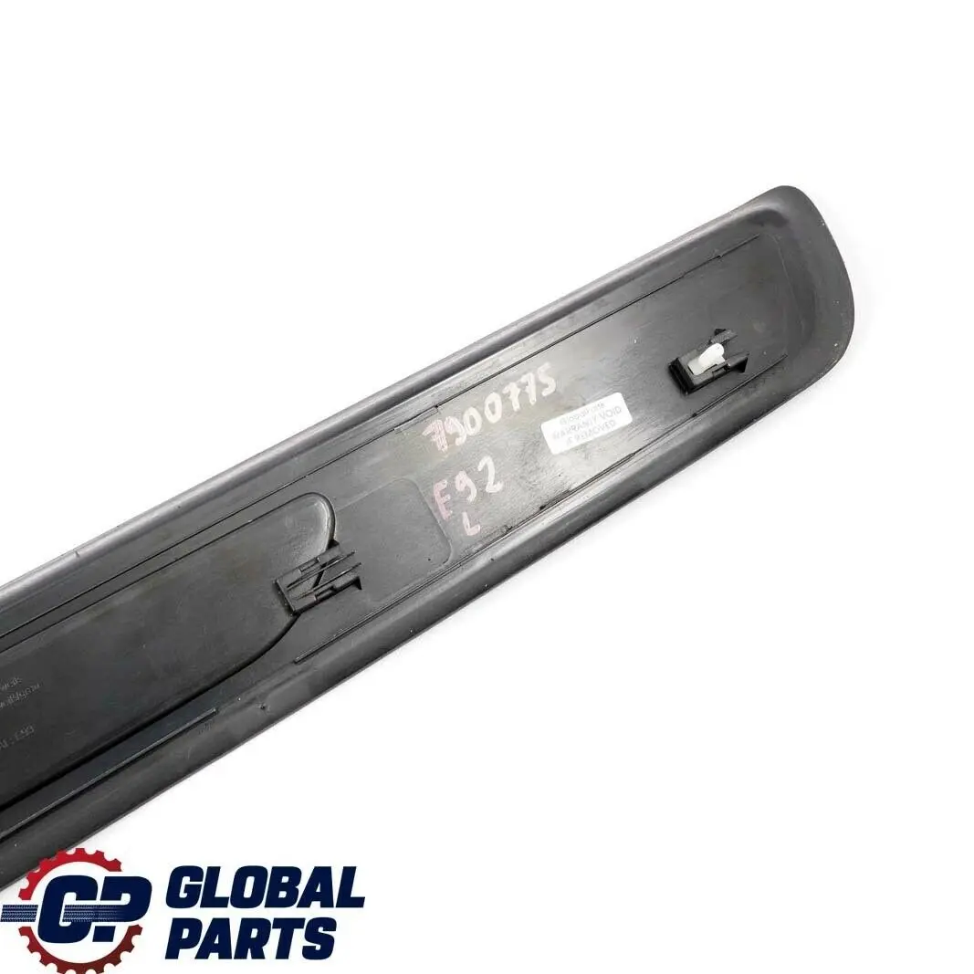 Tapa De Umbral De Puerta Delantera Izquierda para BMW E92 E93 LCI M Sport con número de pieza 7900775 BMW E92 E93 LCI M Sport Tapa De Umbral De Puerta Delantera Izquierda - SKU 7900775 - Número de pieza 7900775