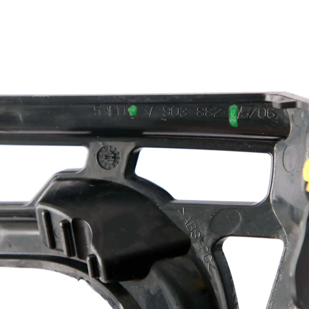 Support d'aile avant droite pour BMW F10 M5 à propos du numéro de pièce 7903882 BMW F10 M5 Support d'aile avant droite - SKU 7903882 - Numéro de pièce 7903882