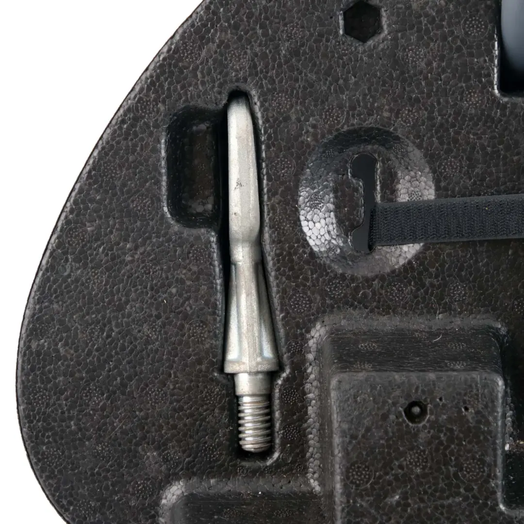 Mobility System Tyre Compressor Storage Shell Tray Set 7893456 to BMW E46 M3 with Part number 7906447 BMW E46 M3 Mobility System Tyre Compressor Storage Shell Tray Set 7893456 - SKU 7906447 - Part number 7906447