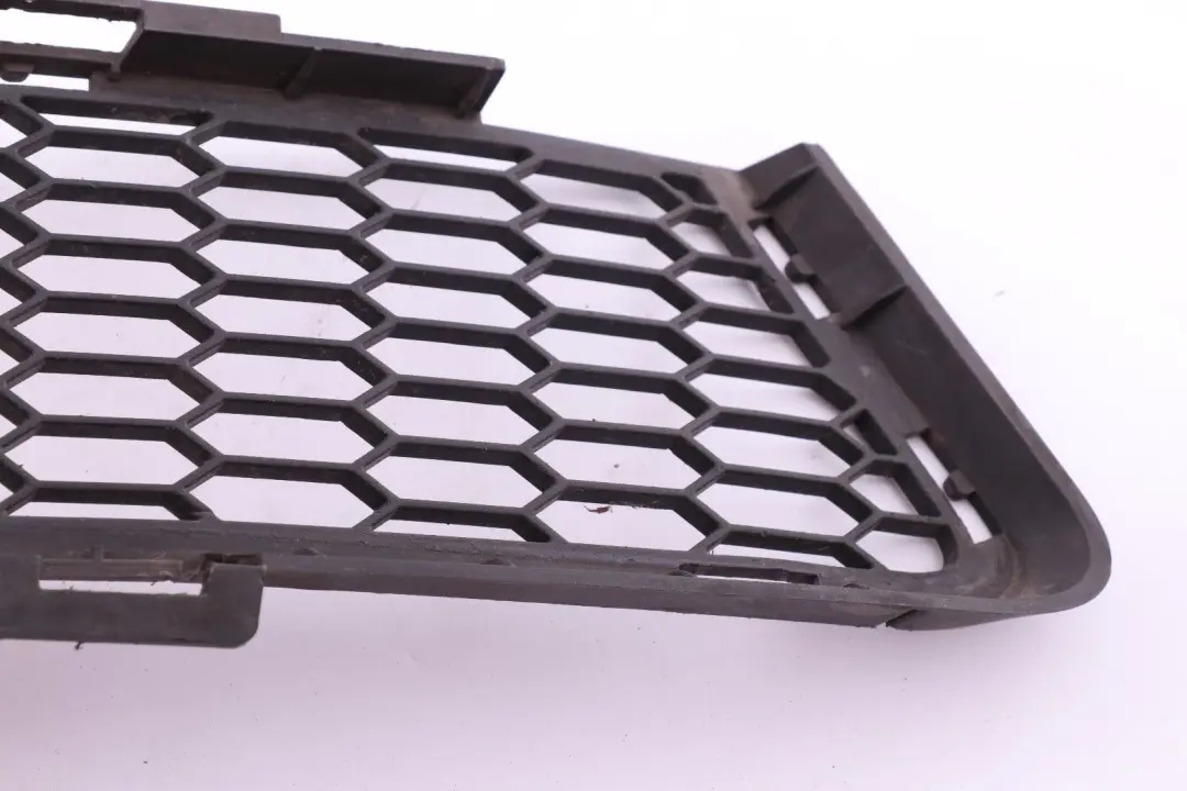 Front Grid Lateral Bumper Grille Trim Right O/S to BMW 3 Series E90 E91 M Sport with Part number 7906496 BMW 3 Series E90 E91 M Sport Front Grid Lateral Bumper Grille Trim Right O/S - SKU 7906496-1 - Part number 7906496