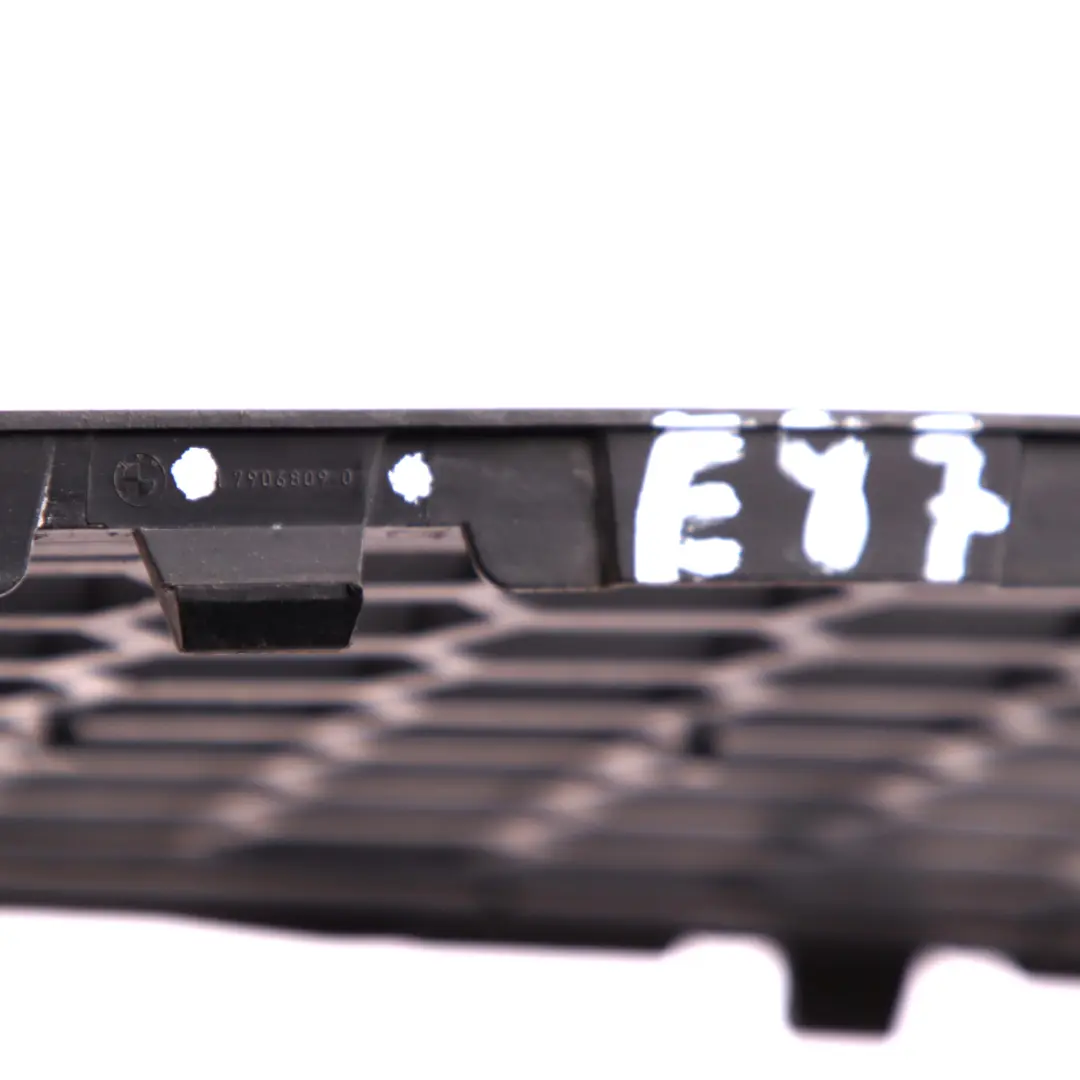 M-Paket Gitter Stossfänger Vorn Mitte Grill für BMW E81 E87 LCI M Sport mit Teilenummer 7906809 BMW E81 E87 LCI M Sport M-Paket Gitter Stossfänger Vorn Mitte Grill - SKU 7906809 - Teilenummer 7906809