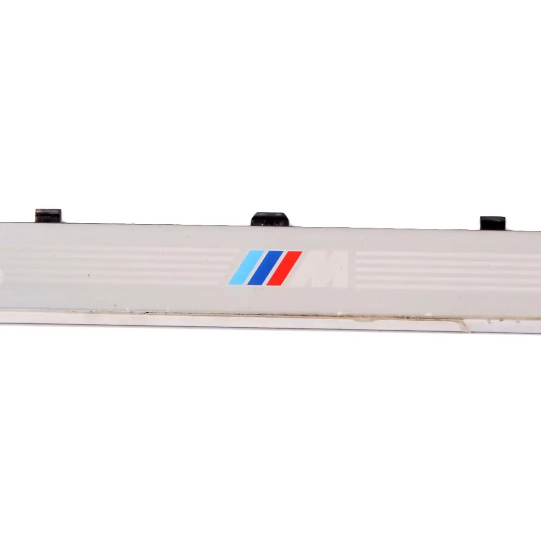 M-Sport Moldura Exterior Delantera Entrada Izquierda Cromada para BMW E87 con número de pieza 7906817 BMW E87 M-Sport Moldura Exterior Delantera Entrada Izquierda Cromada - SKU 7906817 - Número de pieza 7906817