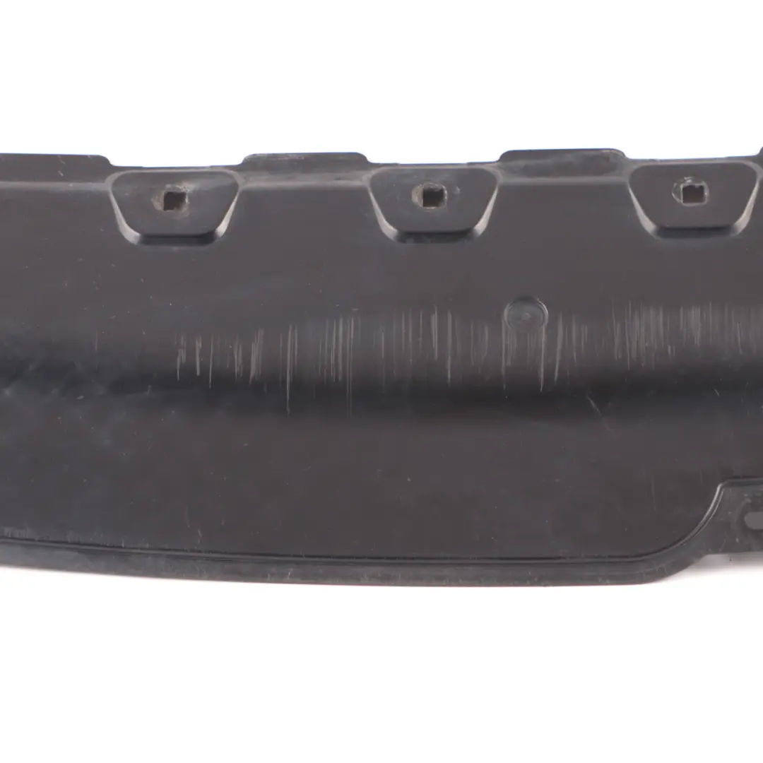 Guia Paragolpes Trasero Soporte Central Embellecedor para BMW F10 M Sport con número de pieza 7906845 BMW F10 M Sport Guia Paragolpes Trasero Soporte Central Embellecedor - SKU 7906845 - Número de pieza 7906845