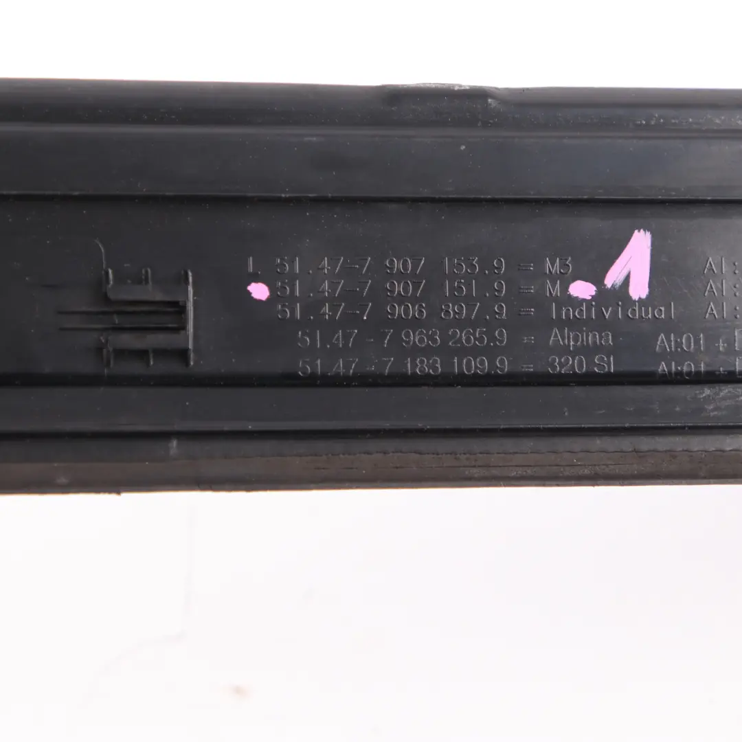 Striscia Copertura Pezzo Ingresso Anteriore Sinistro per BMW E90 E91 M Sport con numero di parte 7907151 BMW E90 E91 M Sport Striscia Copertura Pezzo Ingresso Anteriore Sinistro - SKU 7907151-1 - Numero di parte 7907151