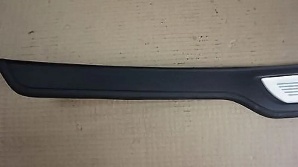 BMW 3 E90 E90N E91 E91N LCI M Sport Couverture Entree Arriere Droite 7907160 - SKU 7907160-1 - Numéro de pièce 51477907160