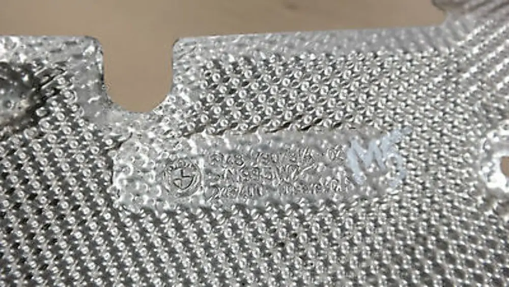 Aislamiento térmico soporte motor derecho para BMW E60 M5 E63 E64 M6 con número de pieza 51487907314 BMW E60 M5 E63 E64 M6 Aislamiento térmico soporte motor derecho - SKU 7907314 - Número de pieza 51487907314