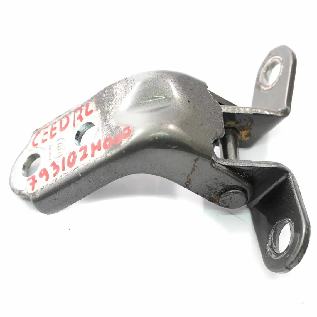 Door Hinge Rear Left N/S Lower Phoenix Silver Metallic T4W to Kia Ceed 1 with Part number 793102H000 Kia Ceed 1 Door Hinge Rear Left N/S Lower Phoenix Silver Metallic T4W - SKU 793102H000-PSI - Part number 793102H000