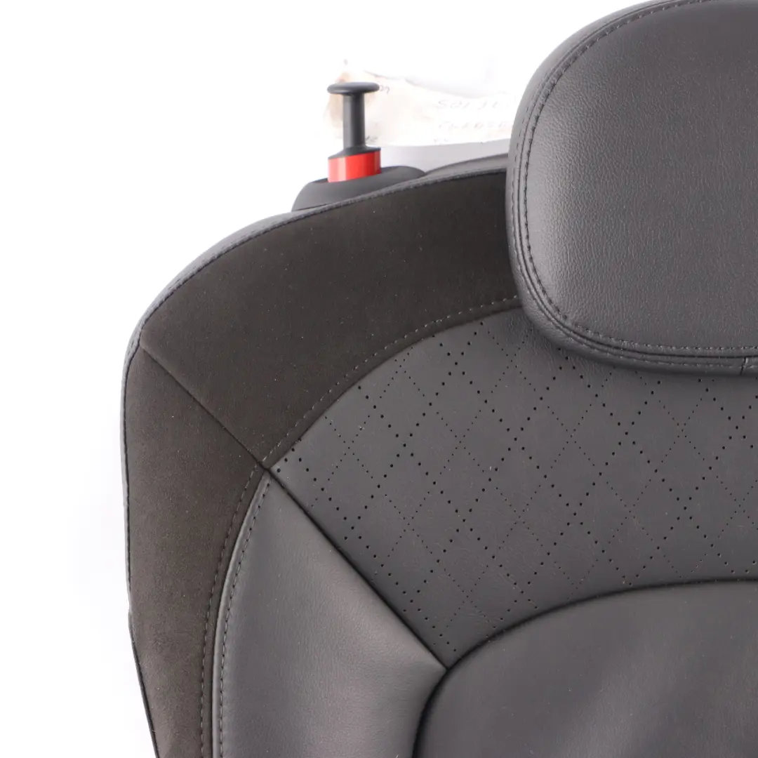 Sedile posteriore destro Schienale in pelle Carbon Black Cross Punch per Mini F56 con numero di parte 7939752 Mini F56 Sedile posteriore destro Schienale in pelle Carbon Black Cross Punch - SKU 7939752 - Numero di parte 7939752