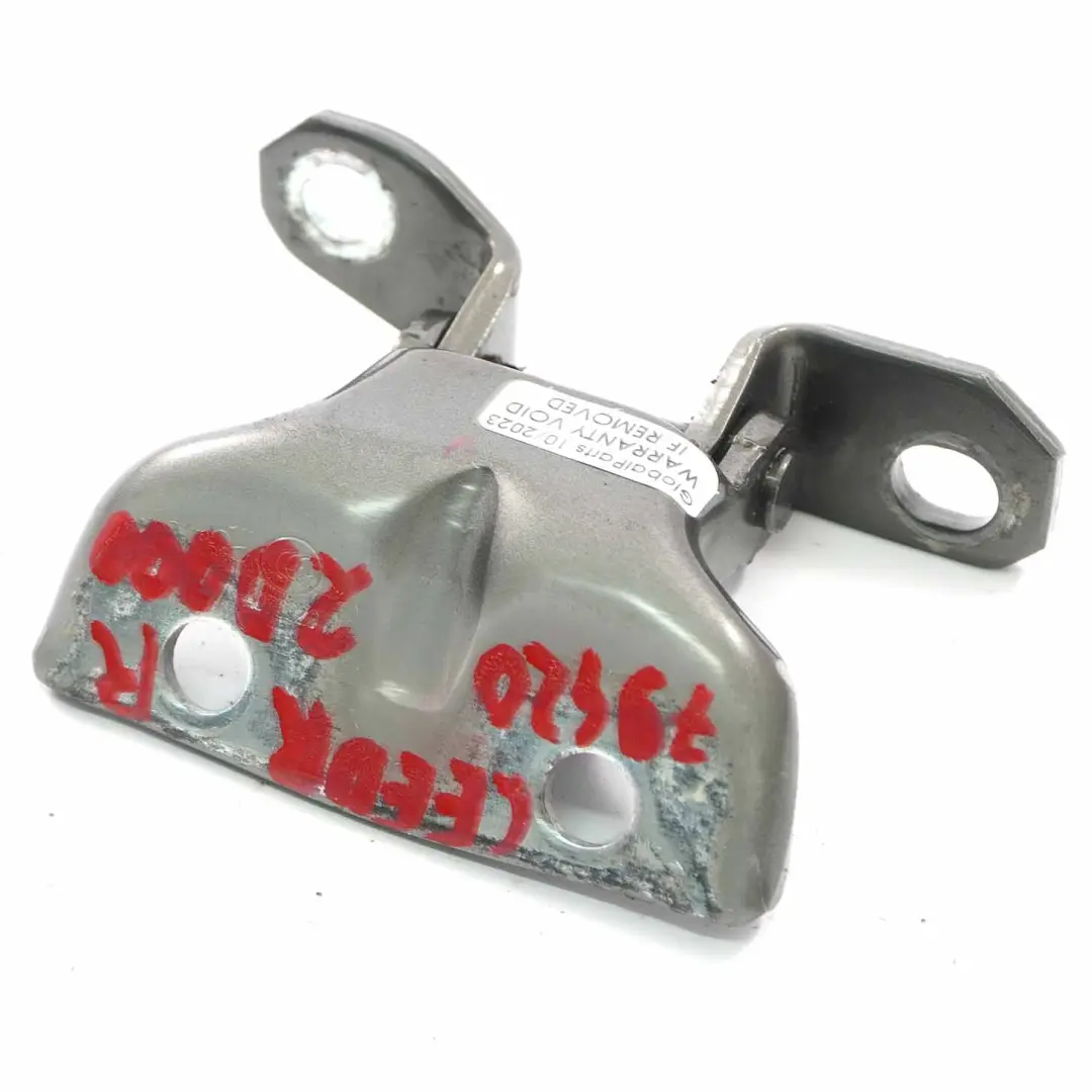 Charnière porte arrière droite supérieure Phoenix Argent pour Kia Ceed 1 à propos du numéro de pièce 794202D000 Kia Ceed 1 Charnière porte arrière droite supérieure Phoenix Argent - SKU 794202D000-PSI - Numéro de pièce 794202D000