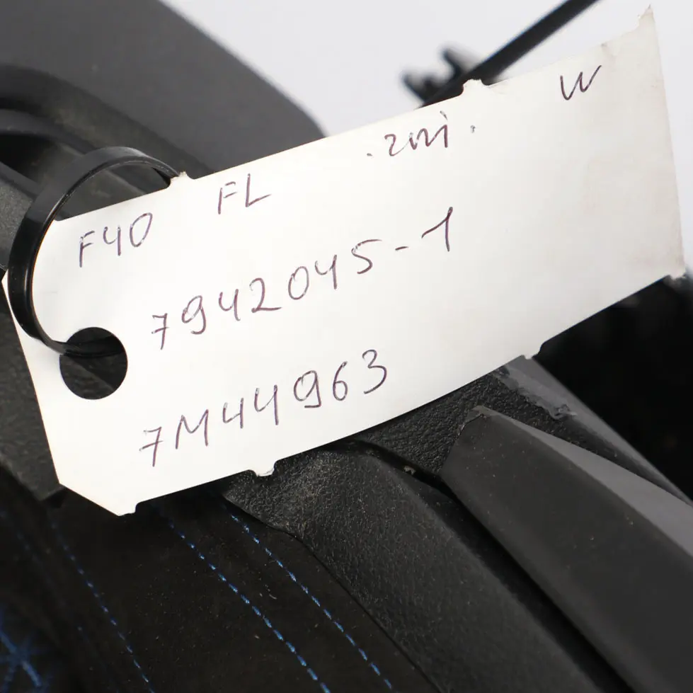 Sedile Anteriore Sinistro Riscaldato Interno Trigon Alcantara Nero per BMW F40 M135i con numero di parte 7942045 BMW F40 M135i Sedile Anteriore Sinistro Riscaldato Interno Trigon Alcantara Nero - SKU 7942045-1 - Numero di parte 7942045