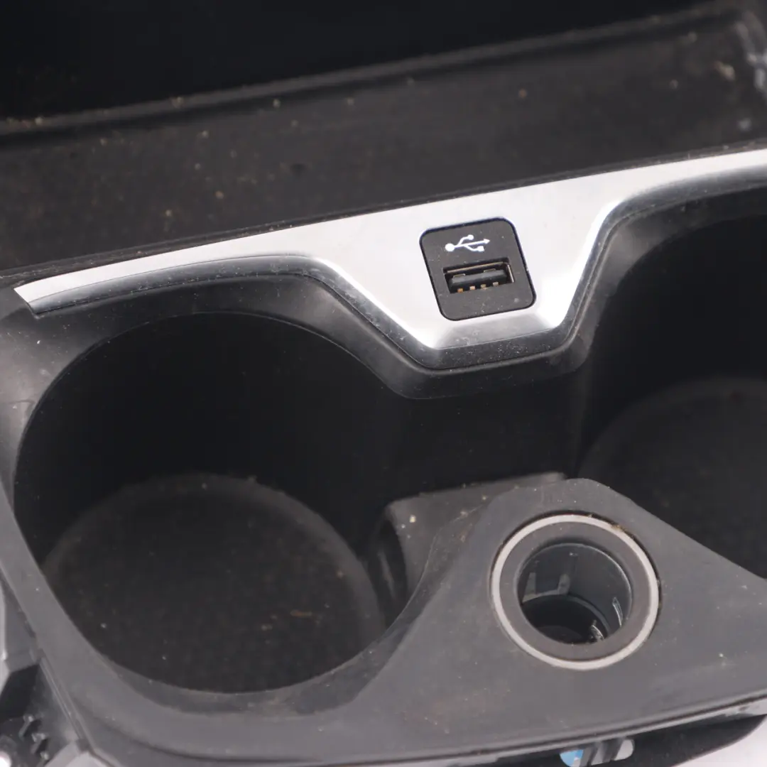 Almacenamiento Consola Central Portavasos 6823329 para BMW F40 F44 con número de pieza 7951772 BMW F40 F44 Almacenamiento Consola Central Portavasos 6823329 - SKU 7951772-1 - Número de pieza 7951772