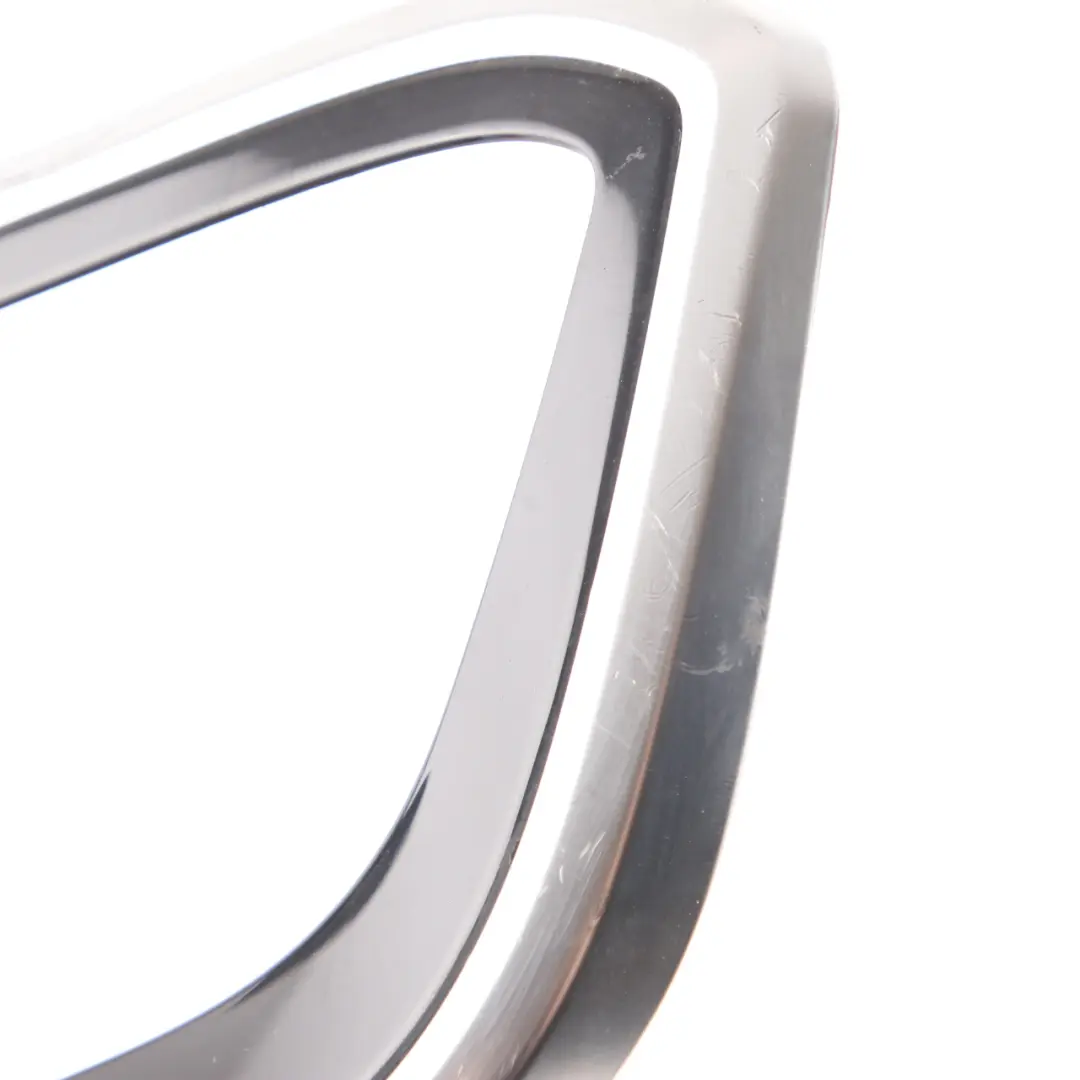 Griglia anteriore Paraurti centrale rene Trim sinistro Argento Nero per BMW i3 I01 con numero di parte 7955387 BMW i3 I01 Griglia anteriore Paraurti centrale rene Trim sinistro Argento Nero - SKU 7955387 - Numero di parte 7955387