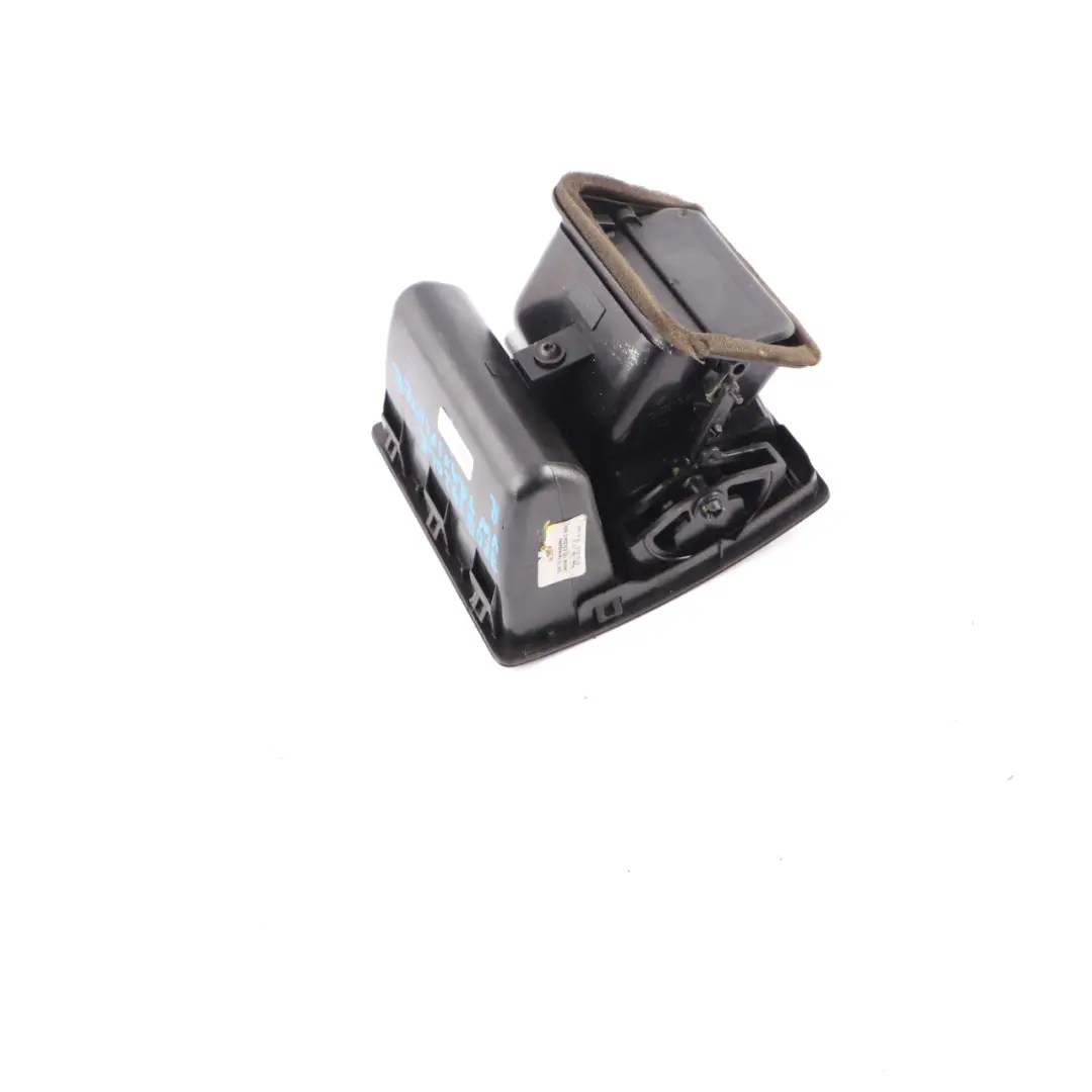 Dashboard Air Vent Grille Right O/S Nozzle to Volkswagen Transporter T5 with Part number 7E0819204C Volkswagen Transporter T5 Dashboard Air Vent Grille Right O/S Nozzle - SKU 7E0819204C - Part number 7E0819204C
