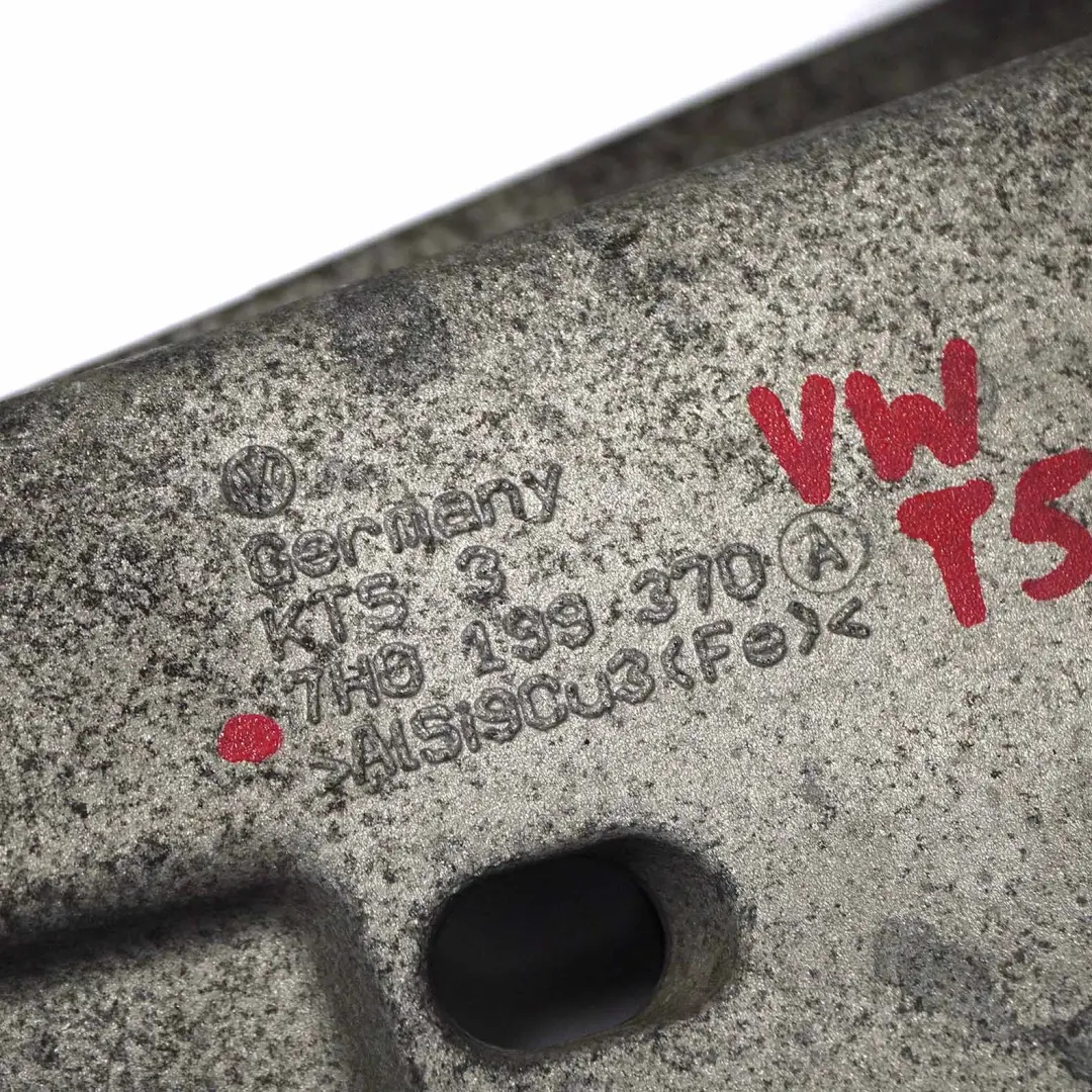 Supporto posteriore del motore per VW Volkswagen Transporter T5 Diesel con numero di parte 7H0199370 VW Volkswagen Transporter T5 Diesel Supporto posteriore del motore - SKU 7H0199370 - Numero di parte 7H0199370