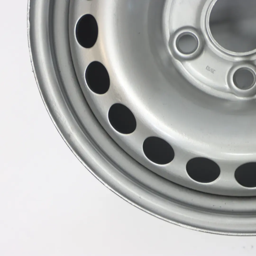 Stahl felge 16" 6,5J ET:51 5x120 für VW Volkswagen Transporter T5 mit Teilenummer 7H0601027C VW Volkswagen Transporter T5 Stahl felge 16" 6,5J ET:51 5x120 - SKU 7H0601027C - Teilenummer 7H0601027C