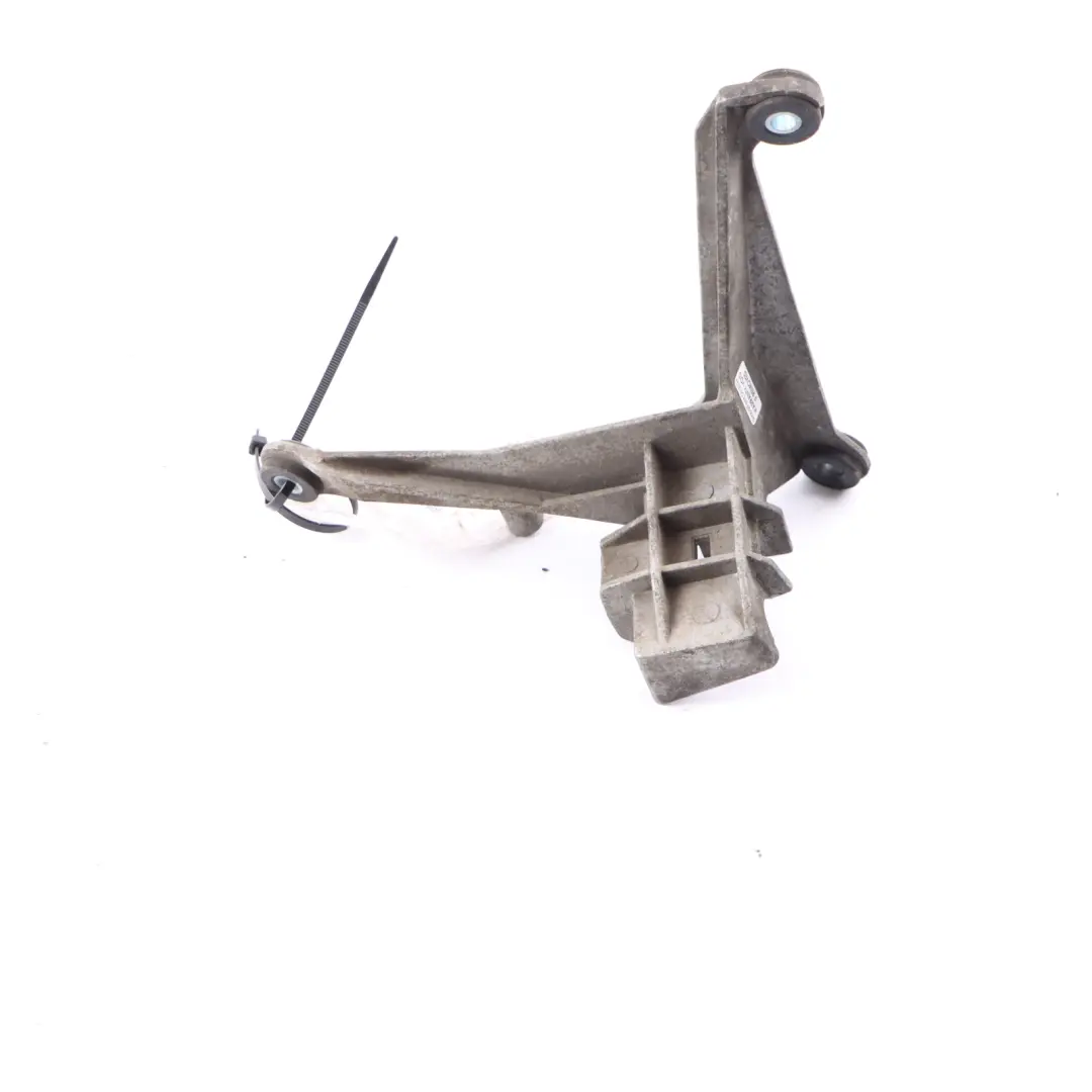 Motorhalterung Halterung Träger für Volkswagen VW Transporter T5 mit Teilenummer 7H0711781C Volkswagen VW Transporter T5 Motorhalterung Halterung Träger - SKU 7H0711781C - Teilenummer 7H0711781C