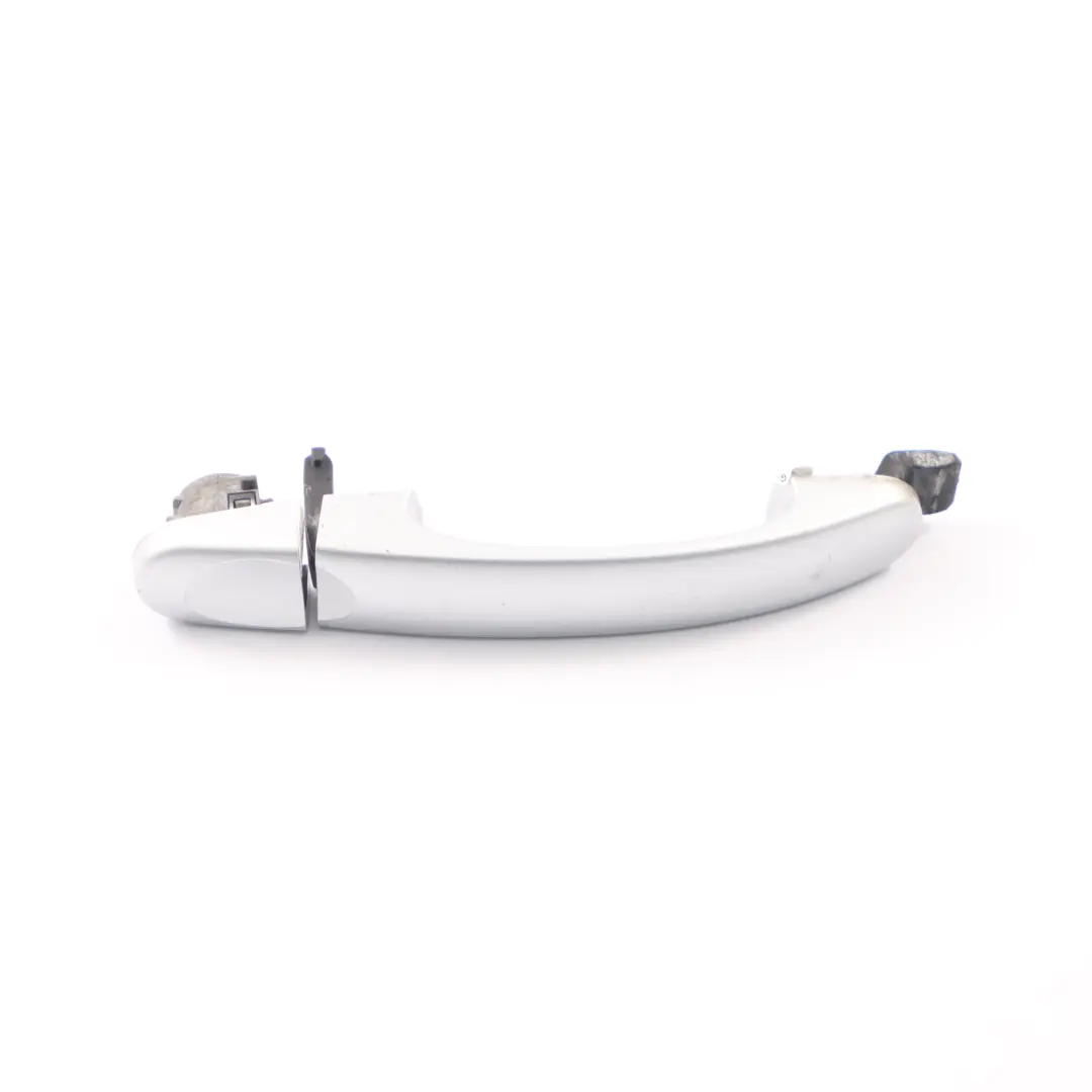 Poignée de porte arrière gauche droite Reflex Silver - LA7W pour Volkswagen VW Touran à propos du numéro de pièce 7H0837205D Volkswagen VW Touran Poignée de porte arrière gauche droite Reflex Silver - LA7W - SKU 7H0837205D - Numéro de pièce 7H0837205D