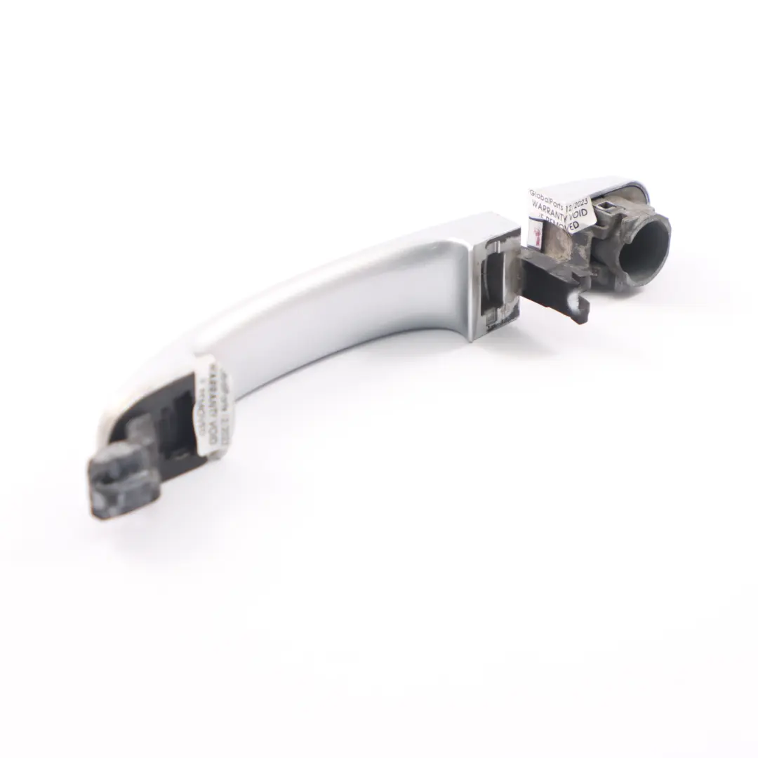 Poignée de porte arrière gauche droite Reflex Silver - LA7W pour Volkswagen VW Touran à propos du numéro de pièce 7H0837205D Volkswagen VW Touran Poignée de porte arrière gauche droite Reflex Silver - LA7W - SKU 7H0837205D - Numéro de pièce 7H0837205D