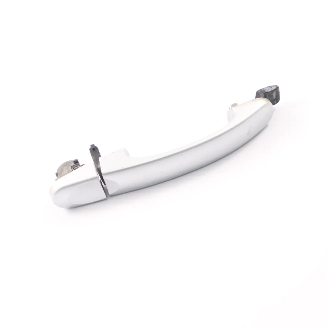 Maniglia portiera posteriore sinistra destra Reflex Silver per Volkswagen VW Touran con numero di parte 7H0837205D Volkswagen VW Touran Maniglia portiera posteriore sinistra destra Reflex Silver - SKU 7H0837205D - Numero di parte 7H0837205D