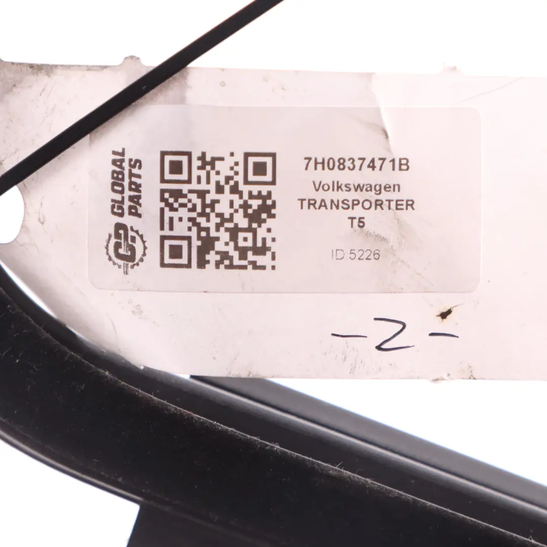 Listwa Uszczelka Szyby Lewy Przód do Volkswagen Transporter T5 o numerze 7H0837471B Volkswagen Transporter T5 Listwa Uszczelka Szyby Lewy Przód - SKU 7H0837471B - Numer Części 7H0837471B