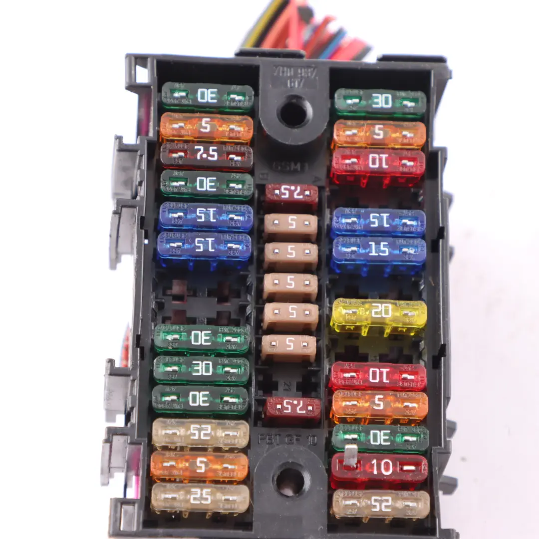 Fuse And Relay Box 7H0937617 to Volkswagen Transporter T5 T30 with Part number 7H0937617-1 Volkswagen Transporter T5 T30 Fuse And Relay Box 7H0937617 - SKU 7H0937617-1 - Part number 7H0937617-1