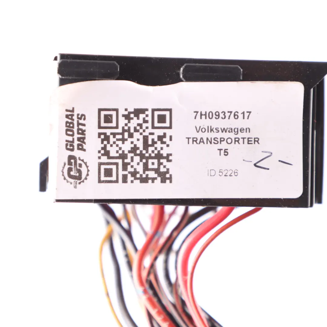 Caja De Fusibles Y Relés Cableado para Volkswagen Transporter T5 T30 con número de pieza 7H0937617 Volkswagen Transporter T5 T30 Caja De Fusibles Y Relés Cableado - SKU 7H0937617 - Número de pieza 7H0937617