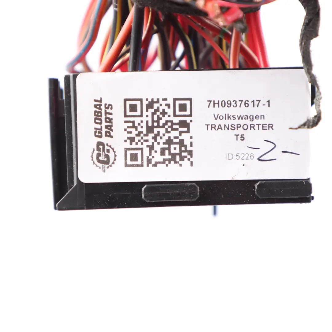 Fuse And Relay Box Wiring Cable to Volkswagen Transporter T5 T30 with Part number 7H0937617 Volkswagen Transporter T5 T30 Fuse And Relay Box Wiring Cable - SKU 7H0937617 - Part number 7H0937617