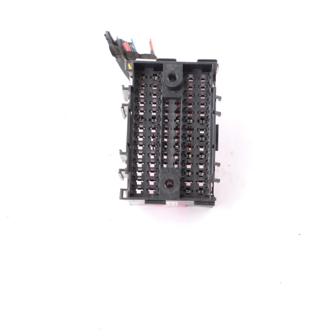 Caja De Fusibles Y Relés Cableado para Volkswagen Transporter T5 T30 con número de pieza 7H0937617 Volkswagen Transporter T5 T30 Caja De Fusibles Y Relés Cableado - SKU 7H0937617 - Número de pieza 7H0937617