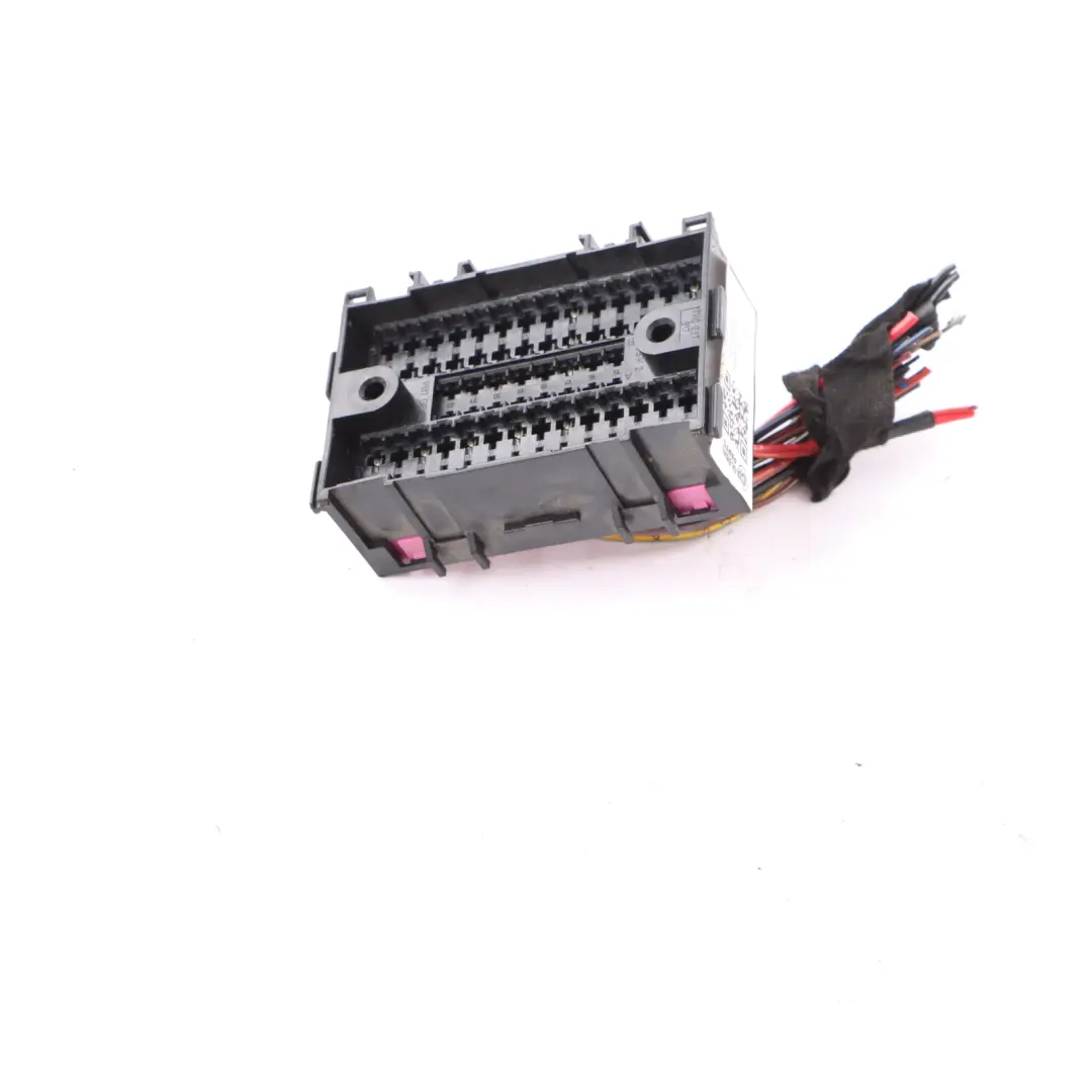 Caja De Fusibles Y Relés Cableado para Volkswagen Transporter T5 T30 con número de pieza 7H0937617 Volkswagen Transporter T5 T30 Caja De Fusibles Y Relés Cableado - SKU 7H0937617 - Número de pieza 7H0937617