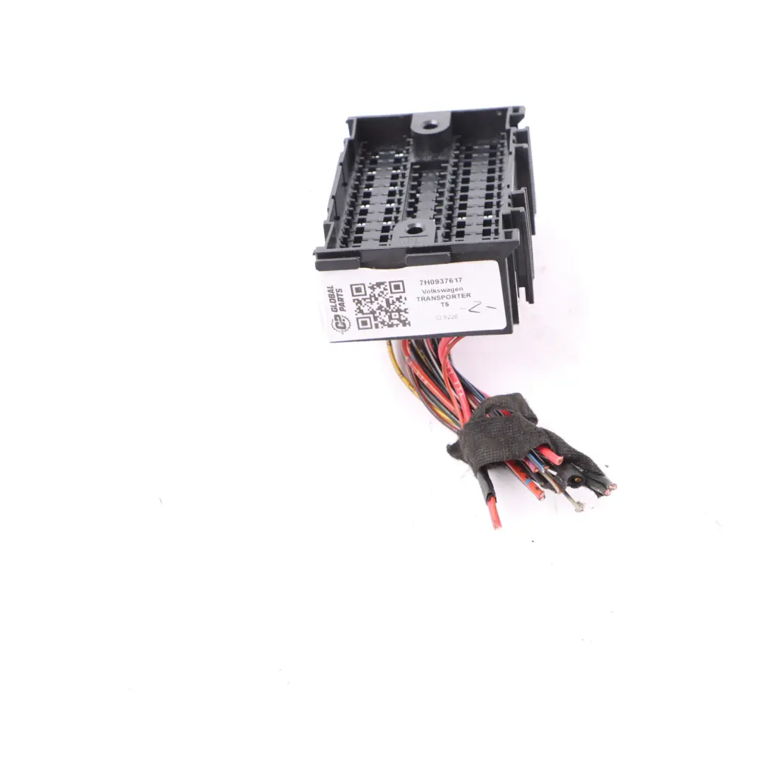 Fuse And Relay Box Wiring Cable to Volkswagen Transporter T5 T30 with Part number 7H0937617 Volkswagen Transporter T5 T30 Fuse And Relay Box Wiring Cable - SKU 7H0937617 - Part number 7H0937617