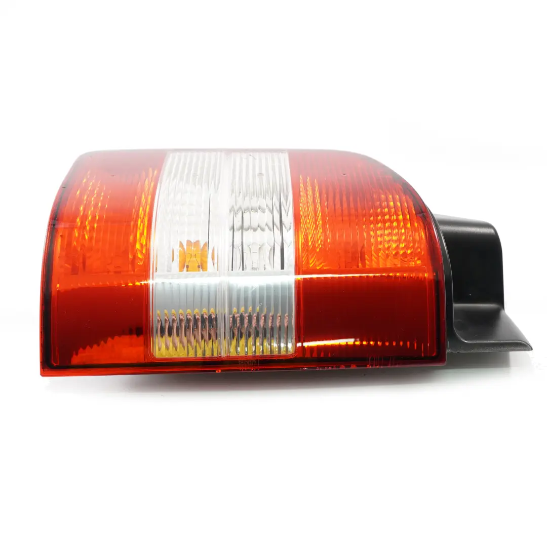 Feu arrière droit Panneau latéral pour Volkswagen Transporter T5 à propos du numéro de pièce 7H0945096L Volkswagen Transporter T5 Feu arrière droit Panneau latéral - SKU 7H0945096L - Numéro de pièce 7H0945096L