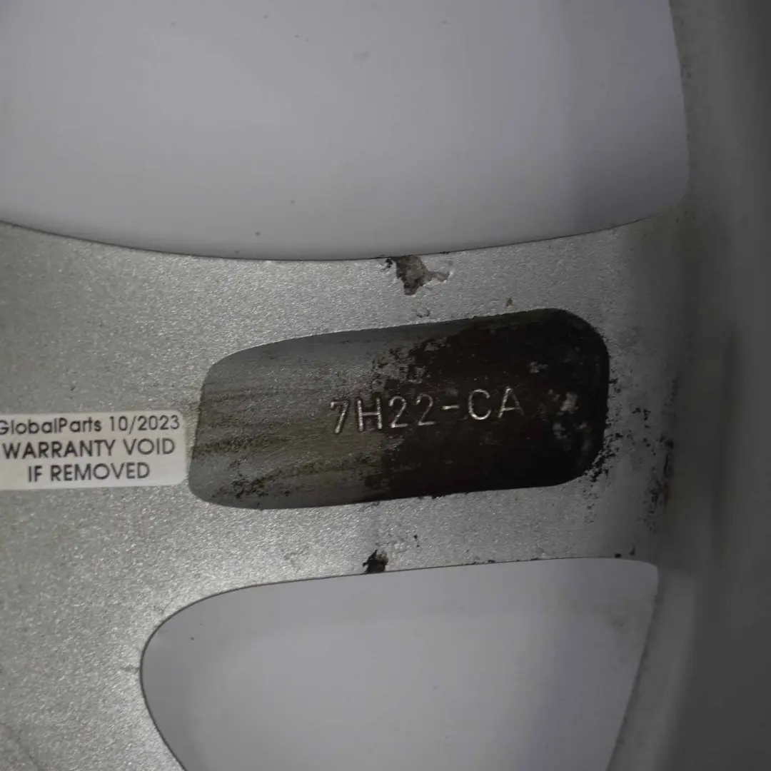 Jante alliage argentée 19" ET:53 9J pour Land Rover Range Rover L322 à propos du numéro de pièce 7H22-CA Land Rover Range Rover L322 Jante alliage argentée 19" ET:53 9J - SKU 7H22-CA-1 - Numéro de pièce 7H22-CA