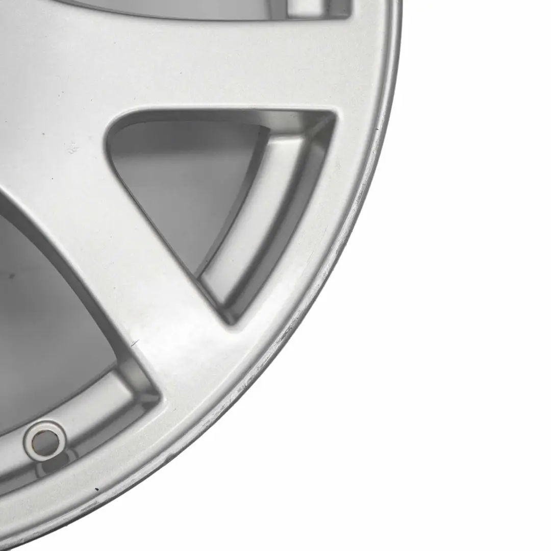 Silberne Leichtmetallfelge 19" ET:53 9J für Land Rover Range Rover L322 mit Teilenummer 7H22-CA Land Rover Range Rover L322 Silberne Leichtmetallfelge 19" ET:53 9J - SKU 7H22-CA-2 - Teilenummer 7H22-CA