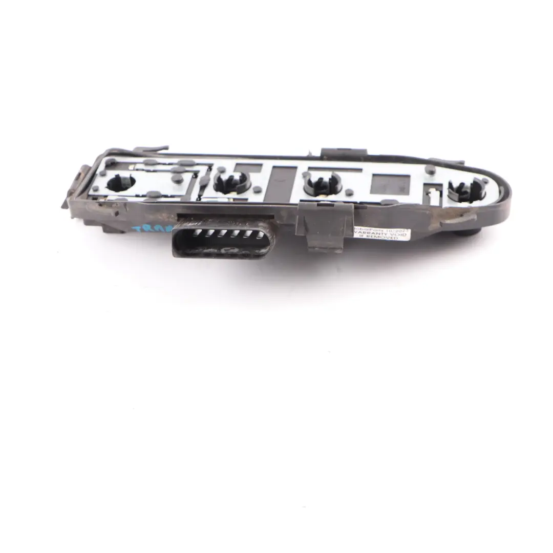 Portalampada Fanale Posteriore Sinistro per Volkswagen Transporter T5 con numero di parte 7H5945257A Volkswagen Transporter T5 Portalampada Fanale Posteriore Sinistro - SKU 7H5945257A - Numero di parte 7H5945257A